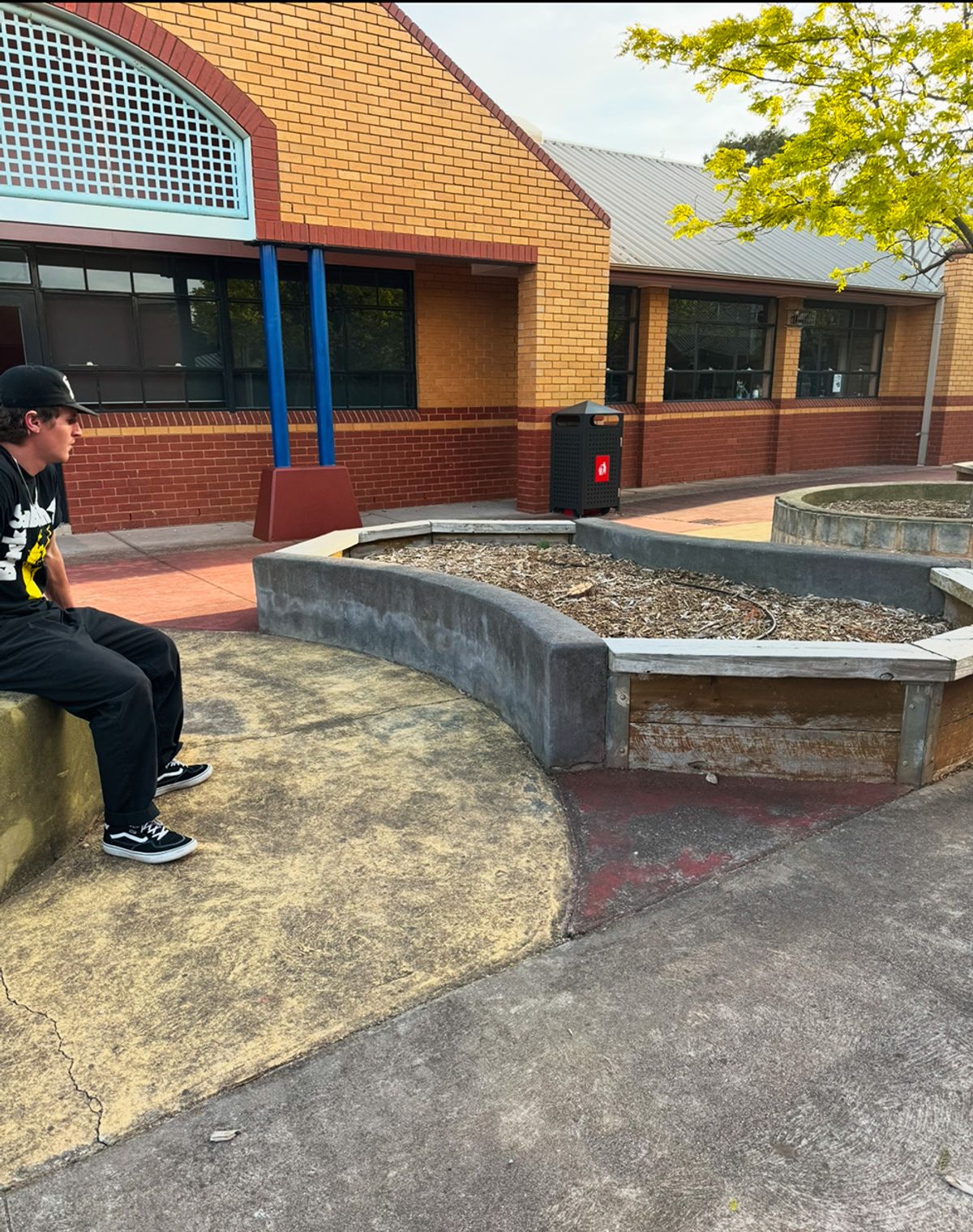 Holy Trinity Curved Ledge skate spot