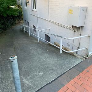 Main St Rail 