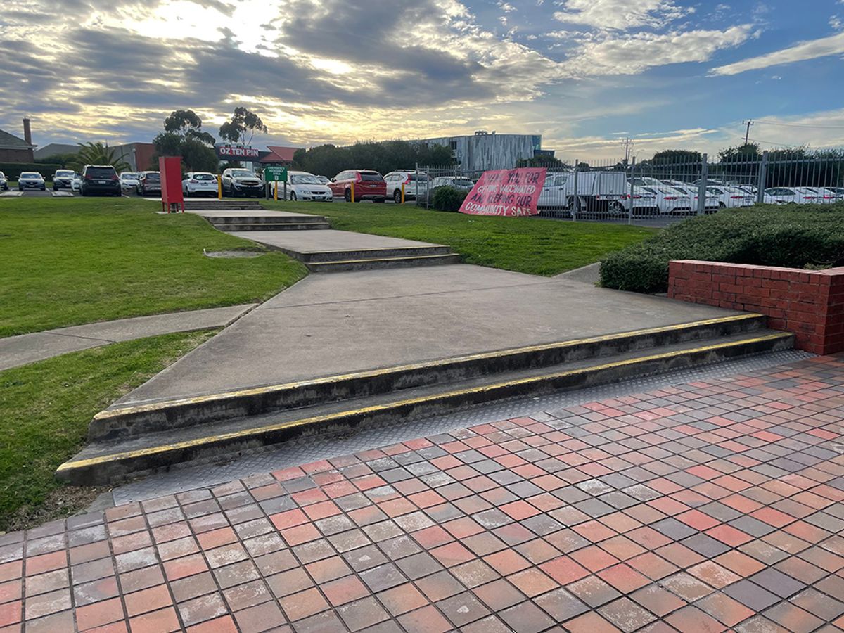 2flat2flat2flat2 skate spot