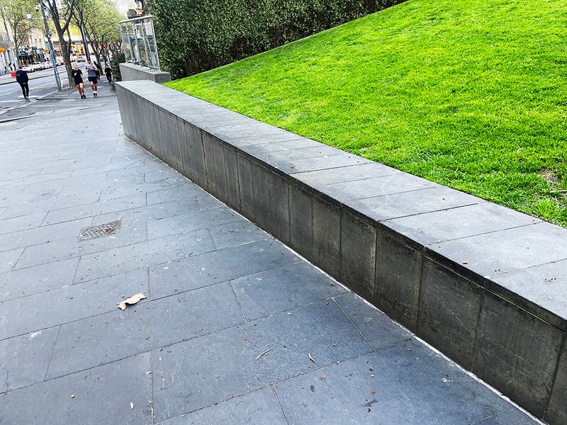 2UE Ledge