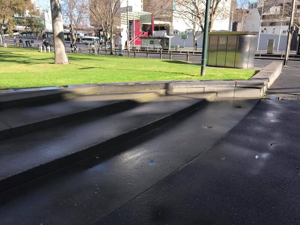 Batman Outledge skate spot