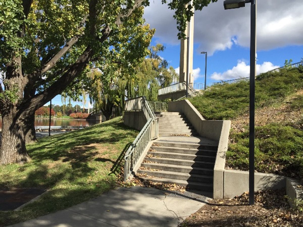 HUBBA KINKED GNARLY Barrine Drive skate spot
