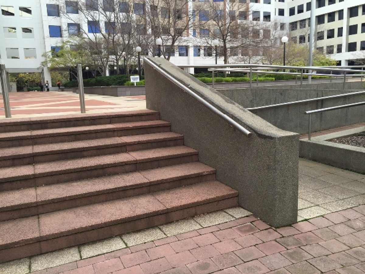 HUBBA RAIL Constitution Avenue skate spot