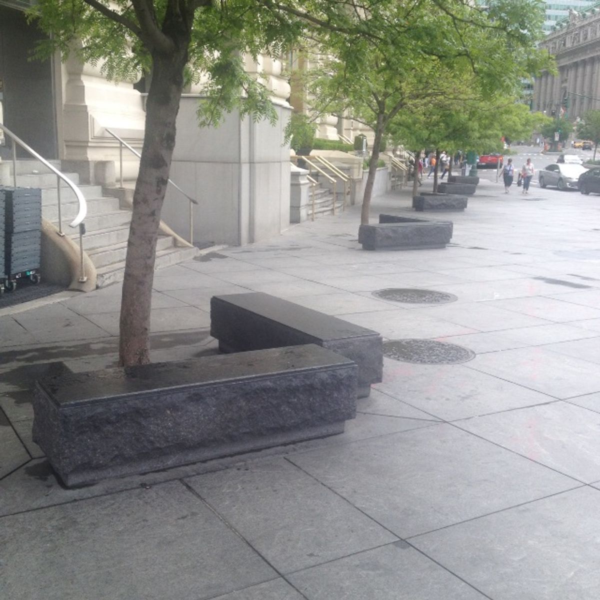 Battery Park Ledges skate spot