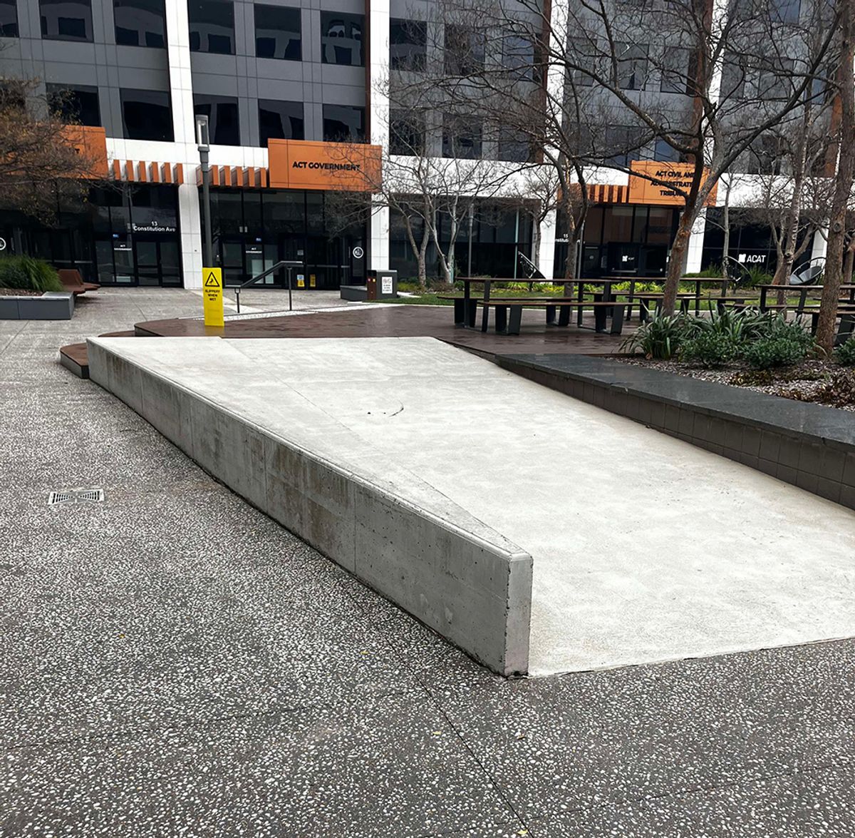 Central Ledge skate spot
