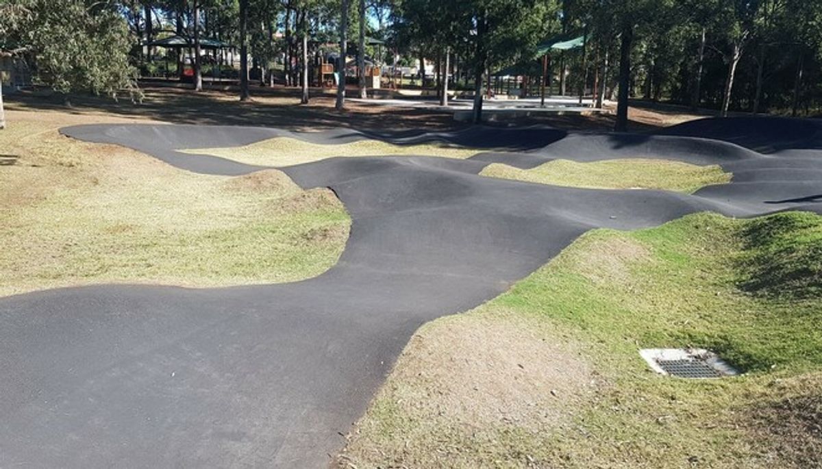 DH Henderson Pump Track skatepark