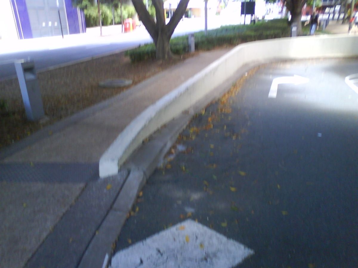 Jump n Grind skate spot