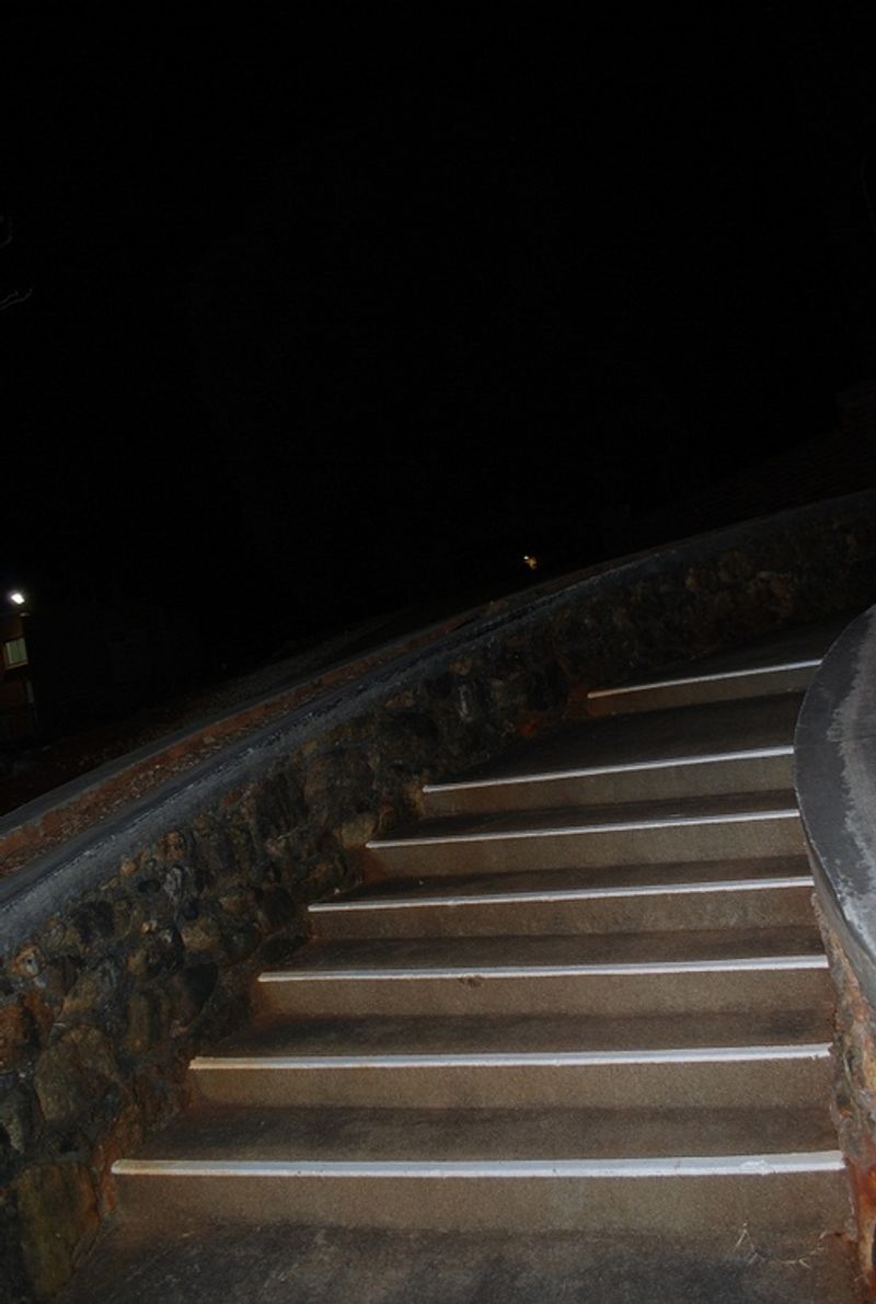 that curved ledge behind kfc