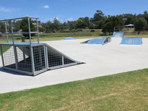 Gravelly Beach Skatepark photo 3