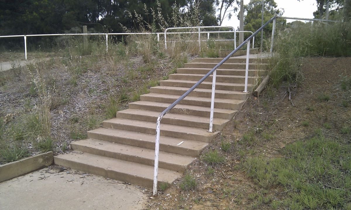UC Res Rail skate spot