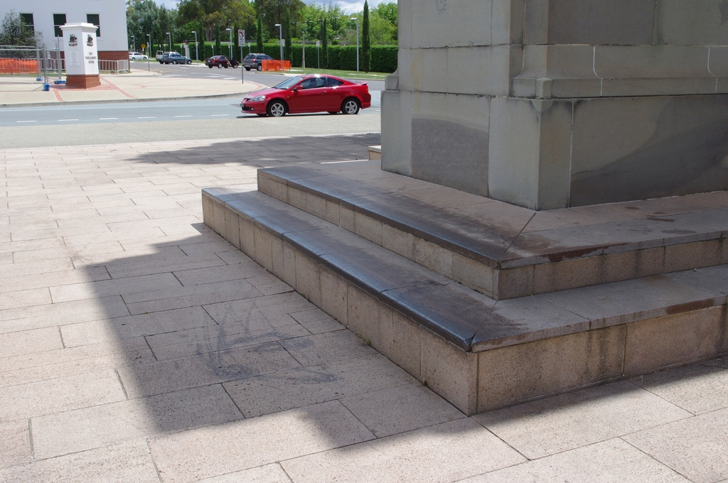 Old Parliment House Ledges