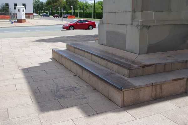 Old Parliment House Ledges