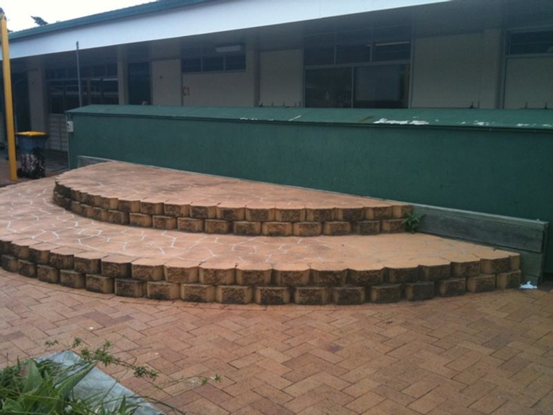 G'ville school manny pad/s