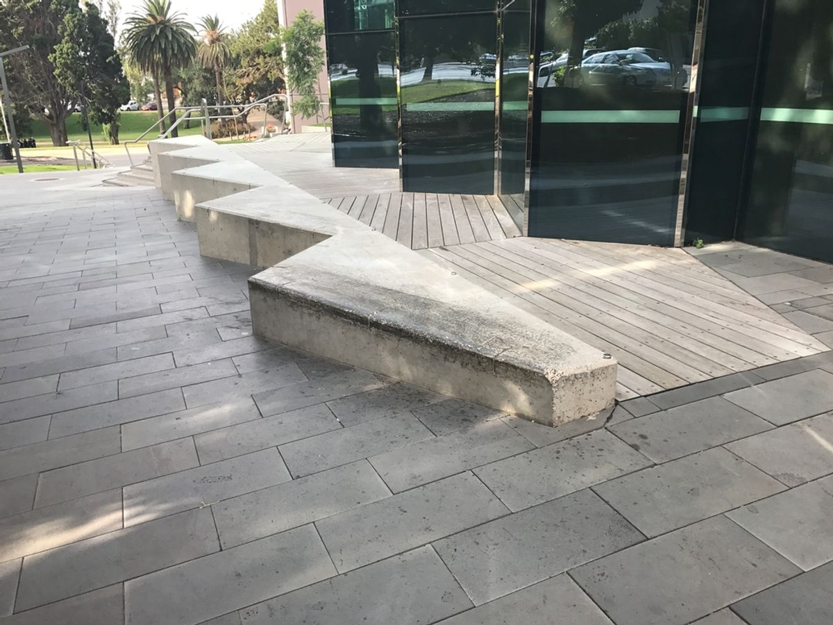 Geelong Library Ledge skate spot