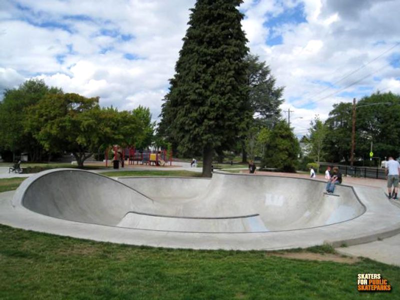Holly Farms Park