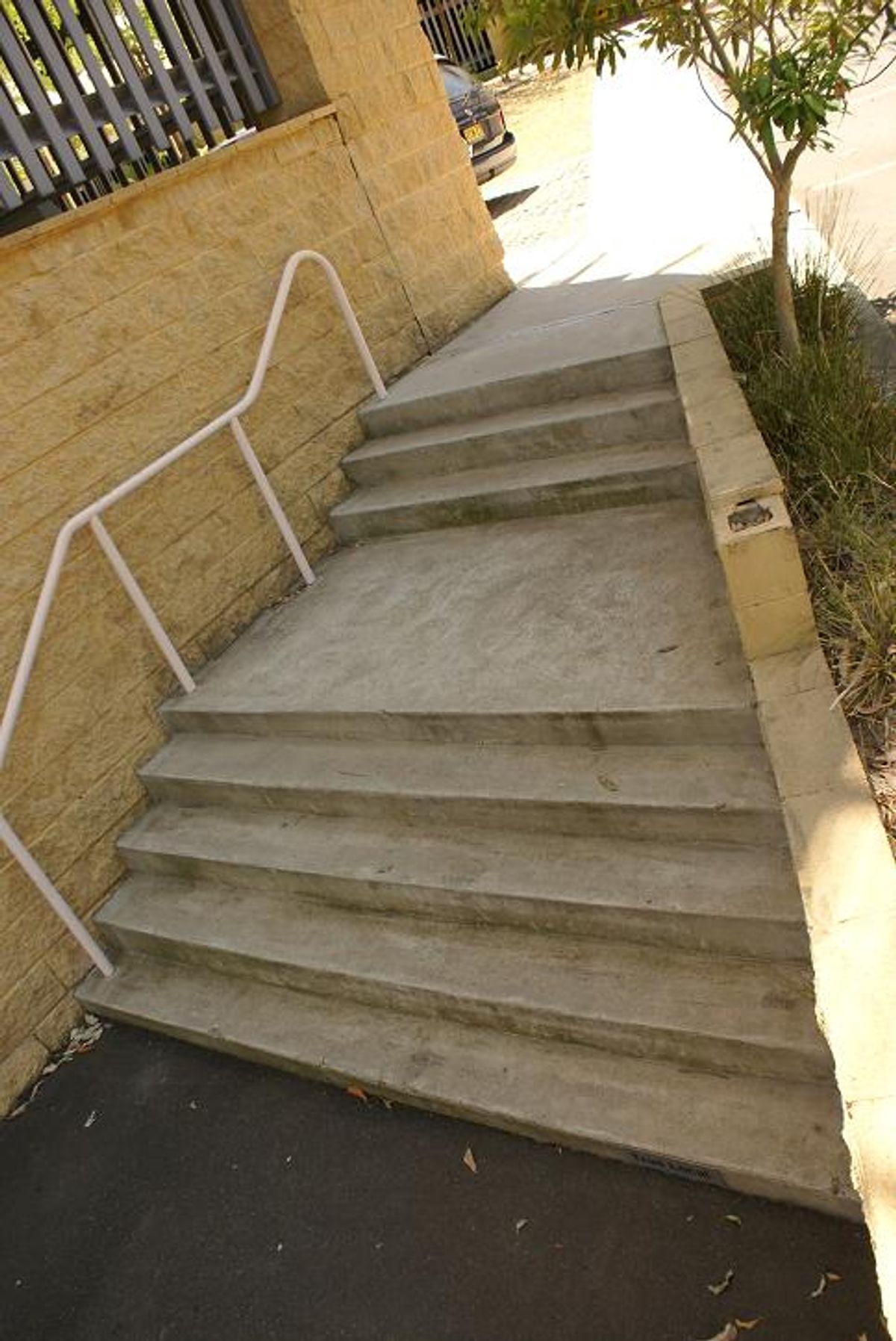 Riverside double skate spot
