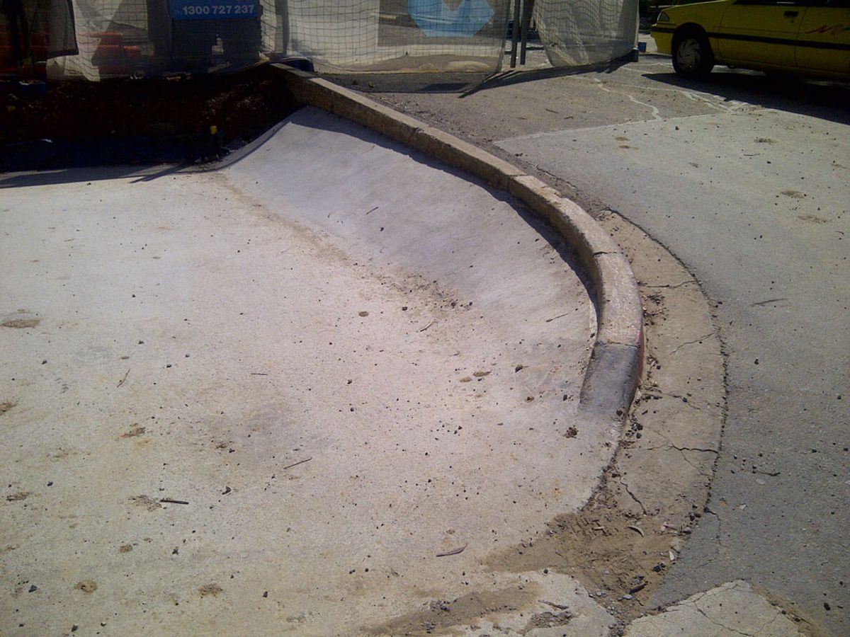 UC Slappy Curb skate spot