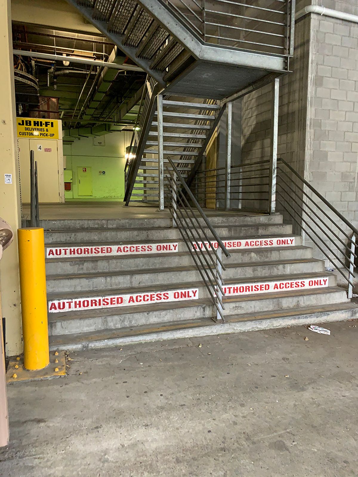 Access Rail skate spot
