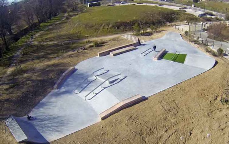 Aix La Duranne Skatepark