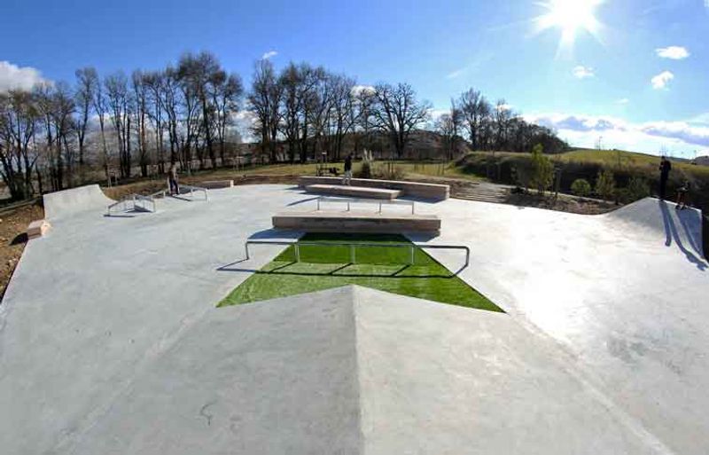 Aix La Duranne Skatepark