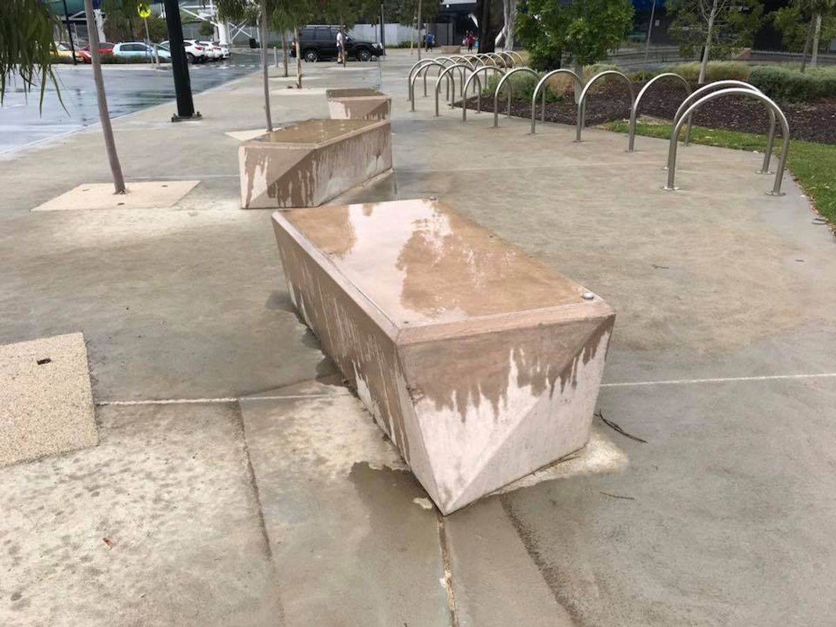 Aqua Pulse Ledge skate spot