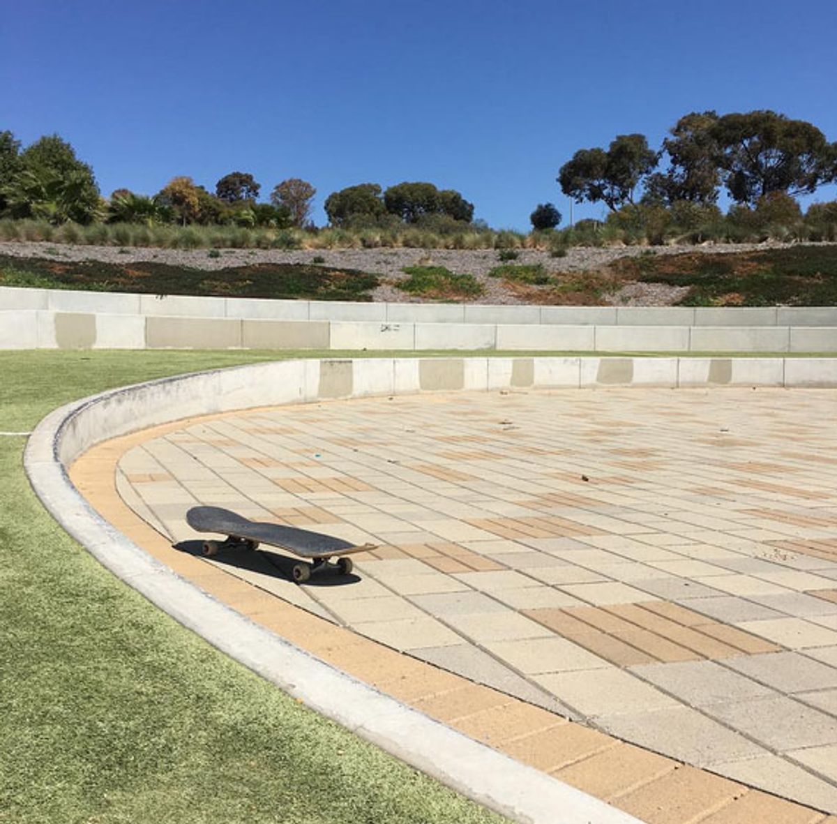 Goldenfields Reserve Ledge skate spot