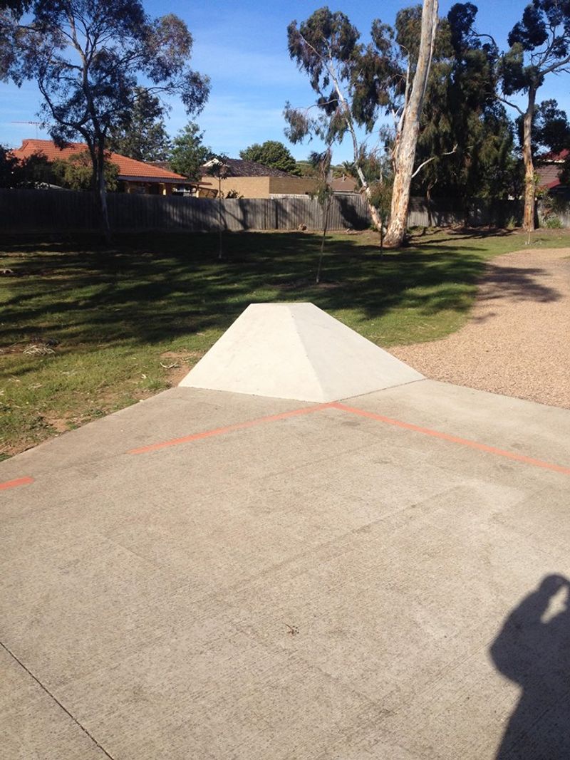 Eldan Skate Thing