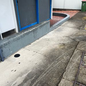 Barber Curb 