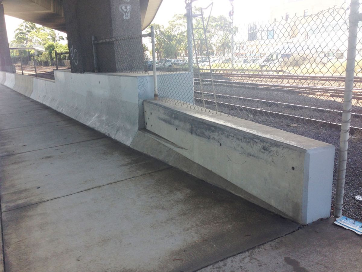 Barrier to Ledge skate spot