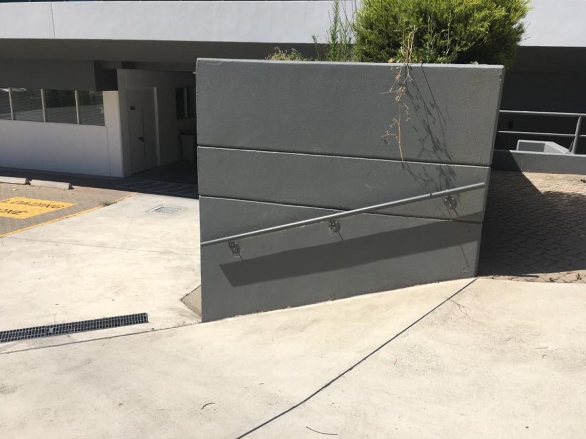 Barton Wall Rail skate spot