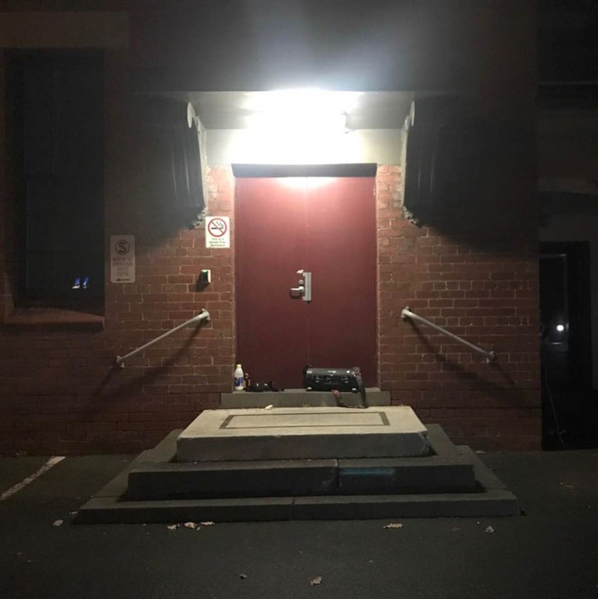 Bell St Stoop skate spot
