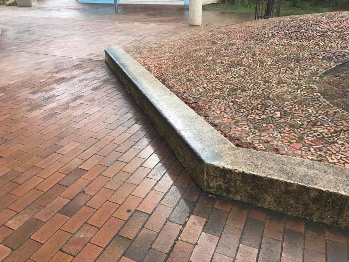 Belco Library Ledge skate spot