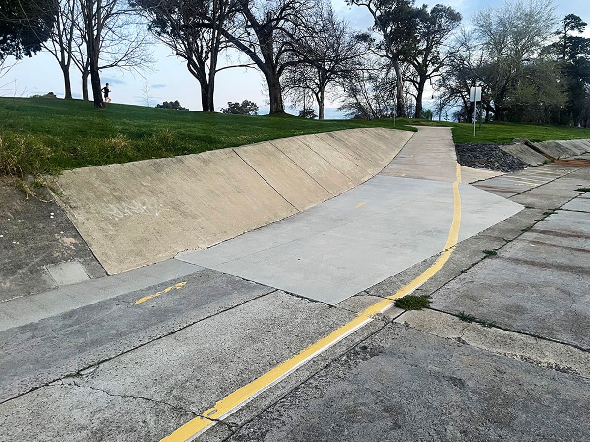 Creek Bank skate spot