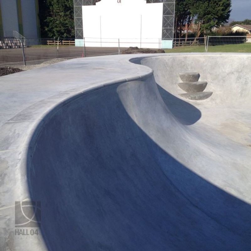 Benesse Maremme Bowl