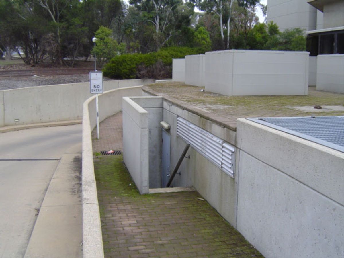 Benjamin Offices Gap skate spot