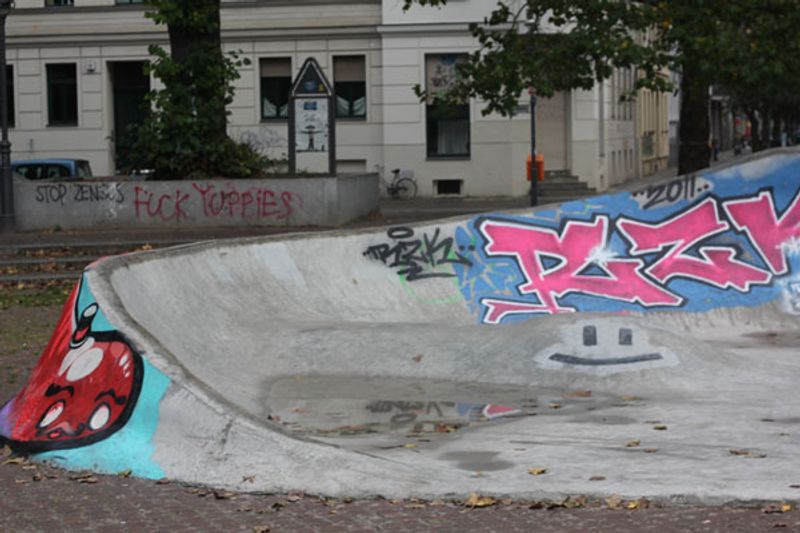 Berlin Museum Dish