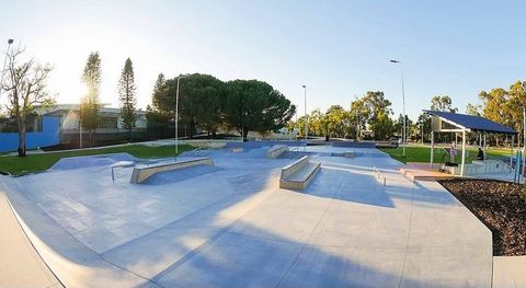 Bina Parkland Skatepark photo 2