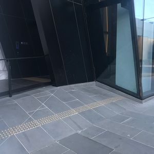 Black Bank to Wall 