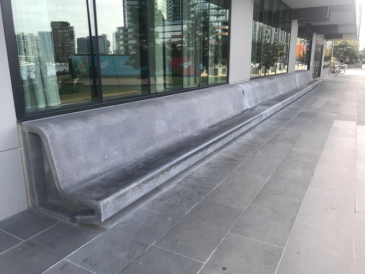 Black Bench skate spot