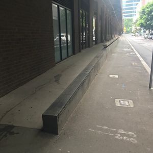 Aurora Curb 