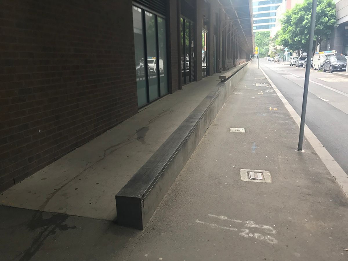 Aurora Curb skate spot