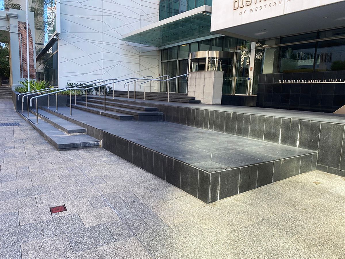 Court skate spot