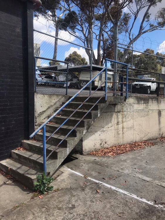 Moreland Rd Overrail