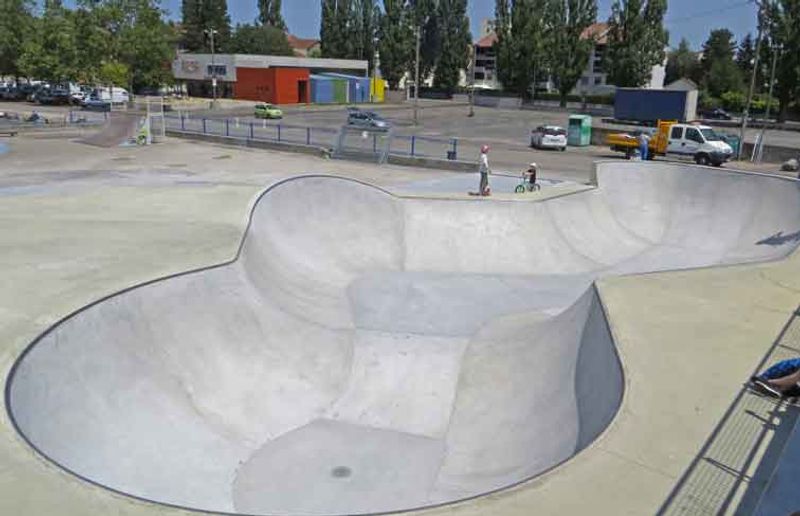 Bourg en Bresse Bowl
