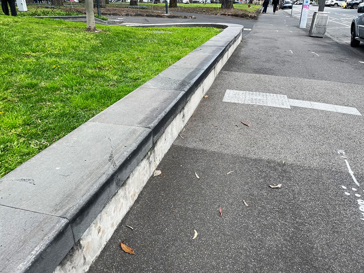 Bouverie St Ledge skate spot