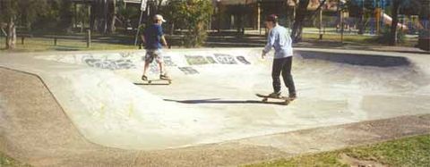 Bracken Ridge Bowl (Closed) photo 2