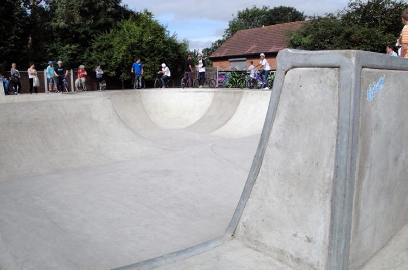 Brentwood Bowl 