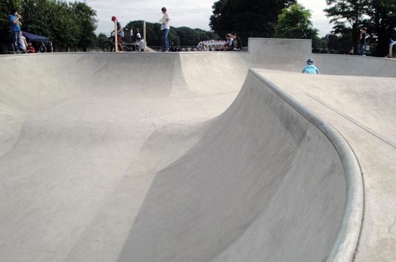 Brentwood Bowl 