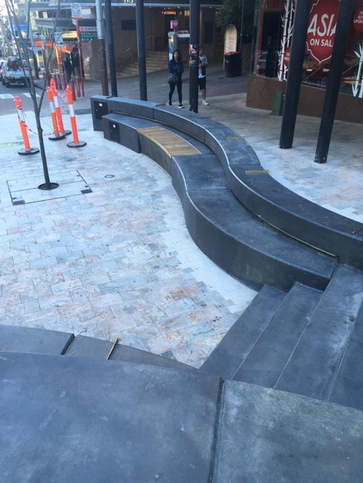 Brett Whiteley Ledge skate spot
