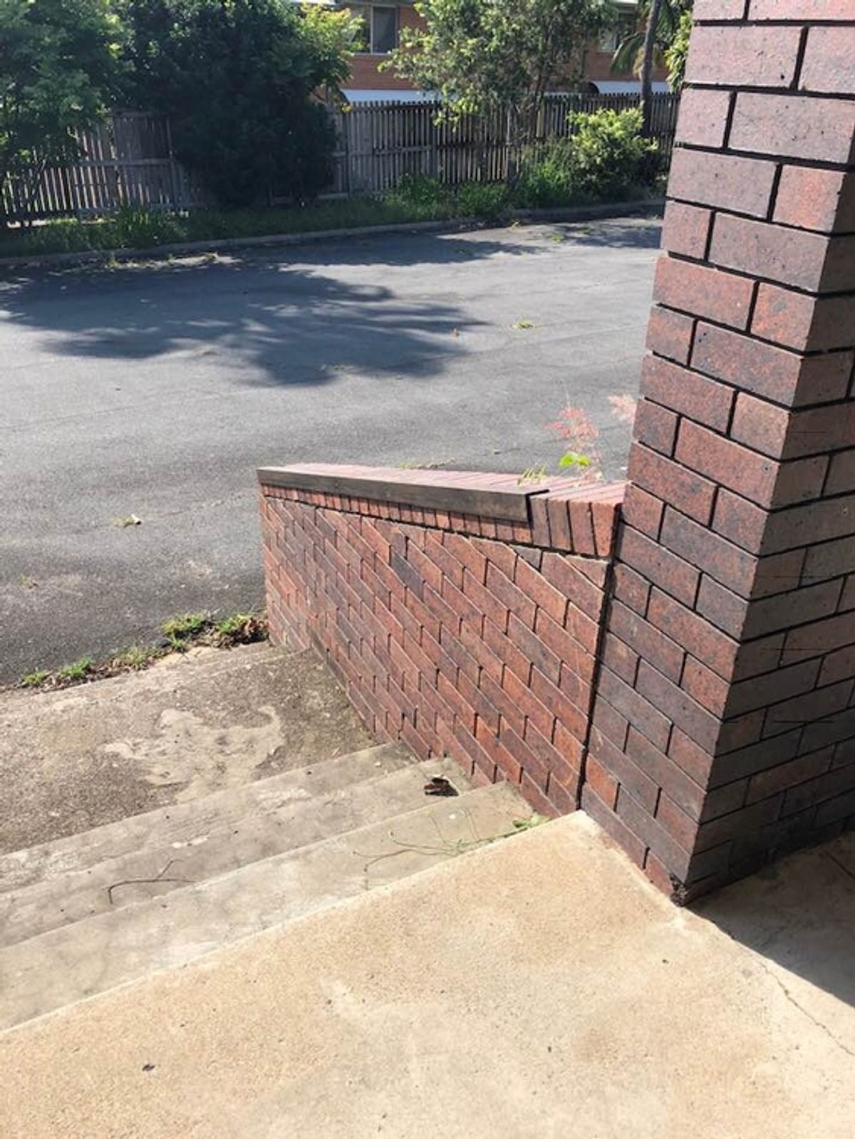 Nazaren Ledge skate spot